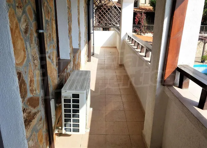 Апартамент Kambani Bells 3 Ap 7a